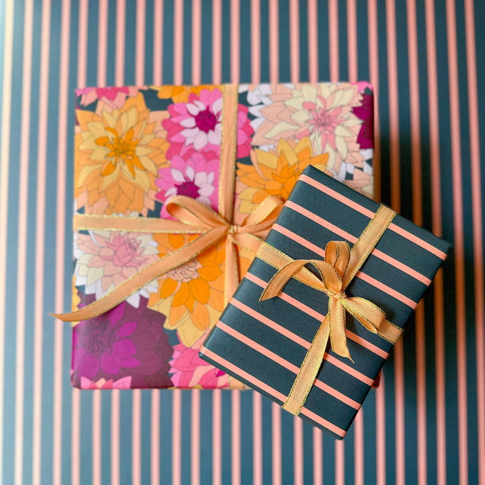 Dahlias Wrapping Paper: Rolls of 3 Sheets