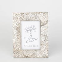 GE00651:Floral motif picture frame, silver finish