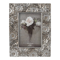 GE00651:Floral motif picture frame, silver finish